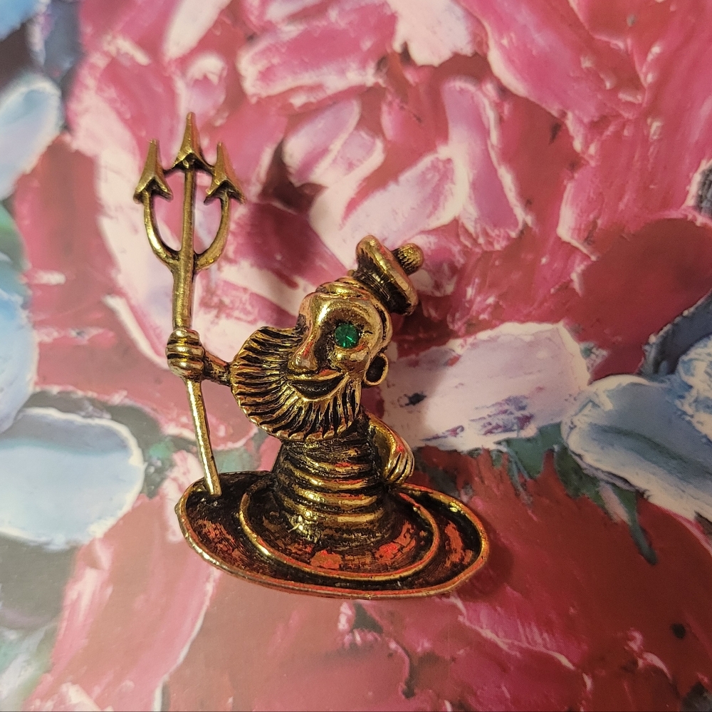 Vintage Poseidon Neptune Sea Goldtone BroochxPin with Green Gemstone